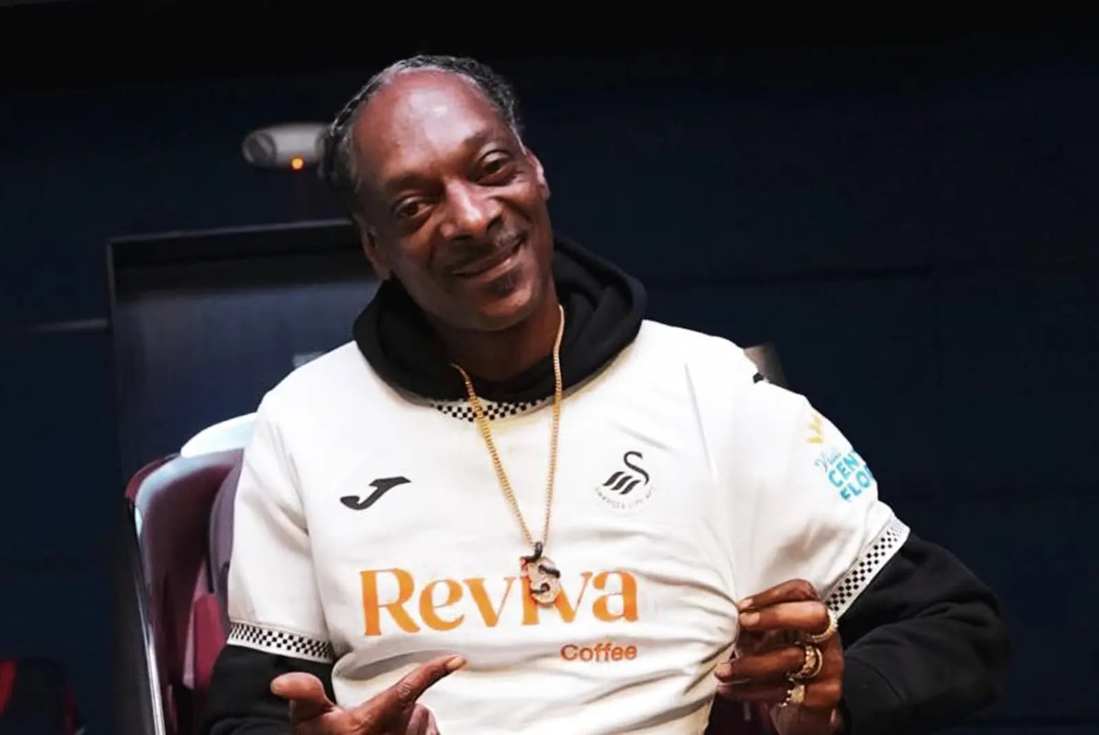 Snoop Dogg is a Jack. Pic: Swansea City.