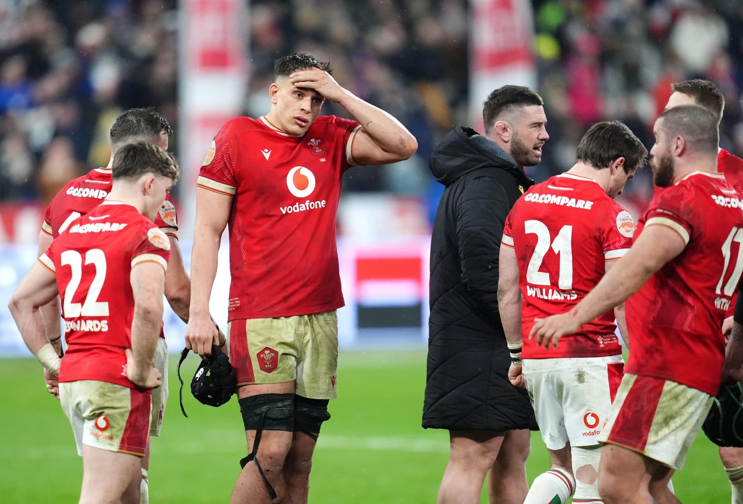 The Welsh players looked shell-shocked at the final whistle in Paris. Pic: Alamy
